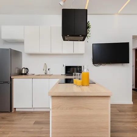 Apartman Park De Gaulle Wrzeszcz By Renters
