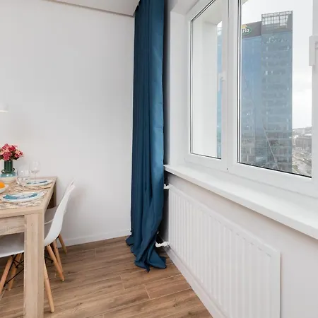 Apartman Park De Gaulle Wrzeszcz By Renters *