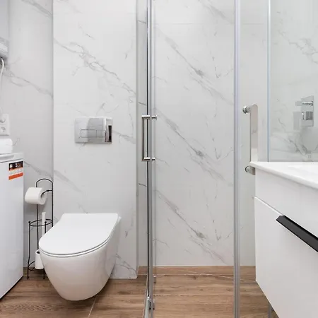 Park De Gaulle Wrzeszcz By Renters *