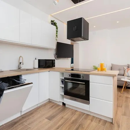 Park De Gaulle Wrzeszcz By Renters Gdaňsk
