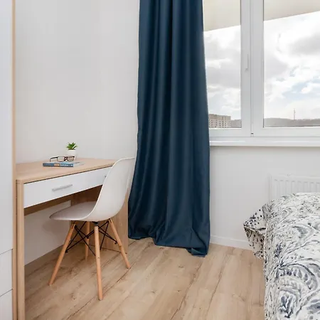 Apartman Park De Gaulle Wrzeszcz By Renters *